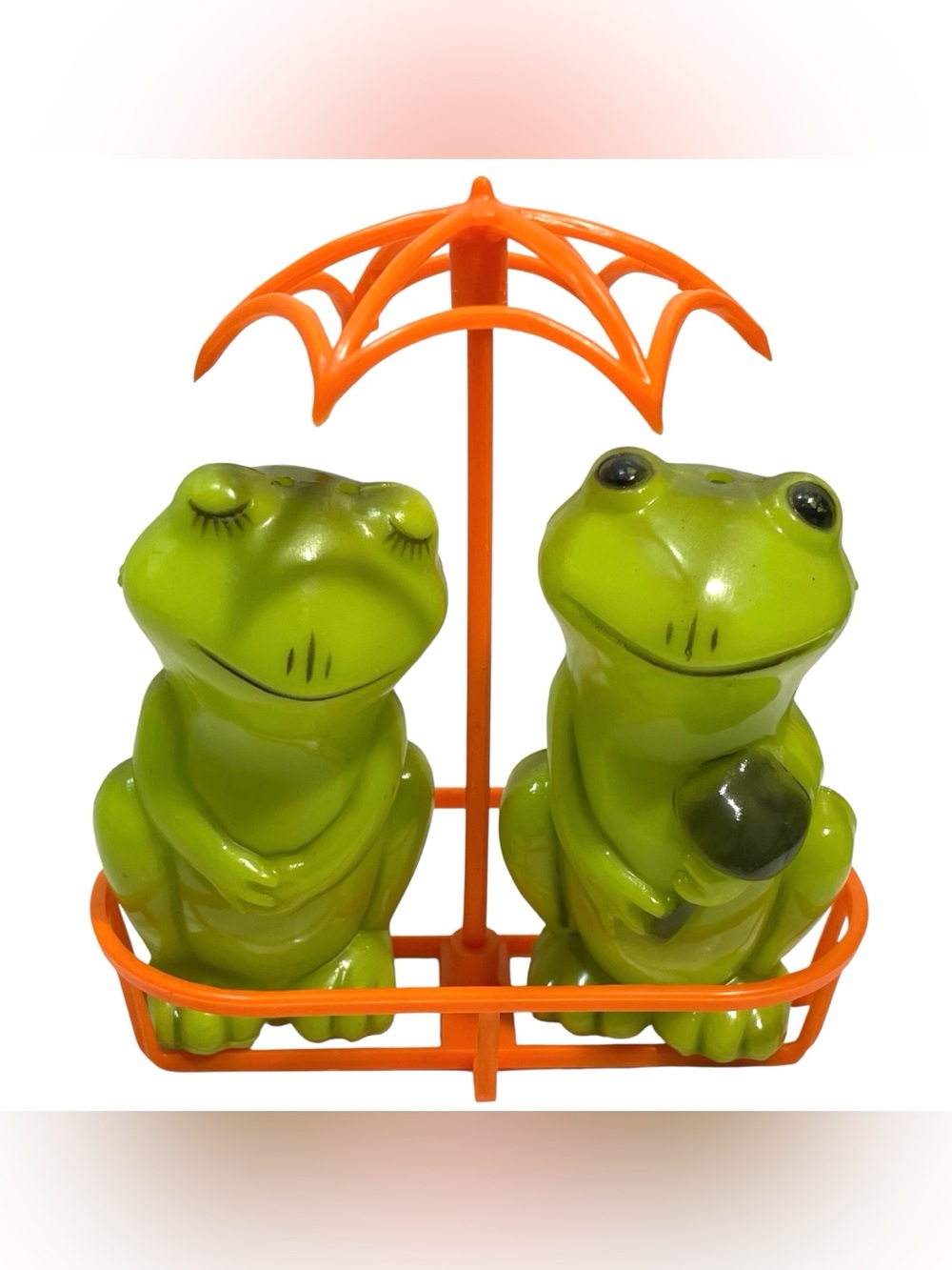 Vintage 1960s Green Frogs with Umbrella Caddy Plastic Salt & Pepper Shakers Set